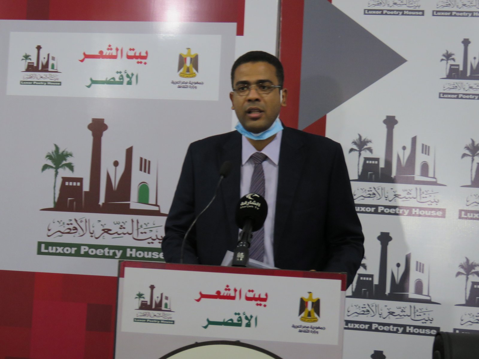 جلسة حوارية و شهادات من الشباب الفائزين بجائزة الشارقة للإبداع العرب