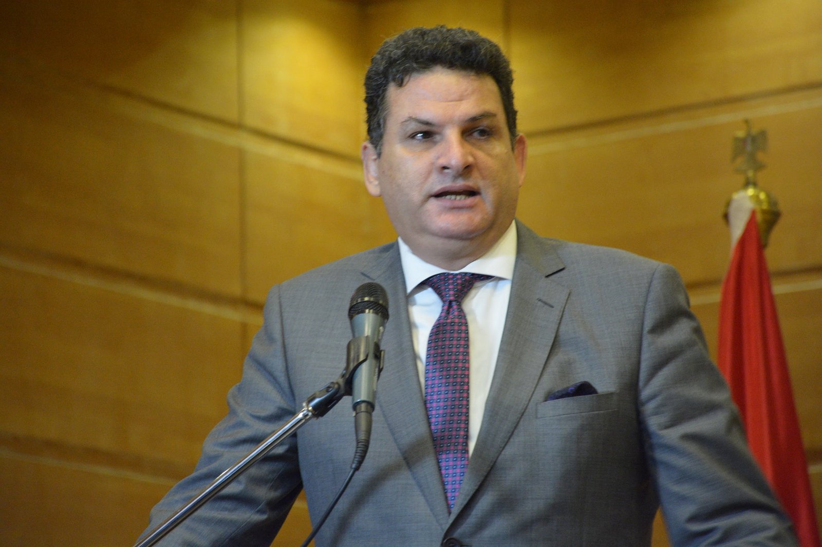 قصيدة عطش الظل