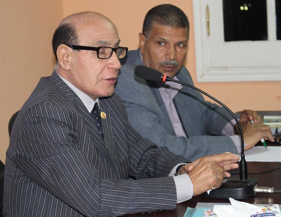 قصيدة شص لأسماك طافية