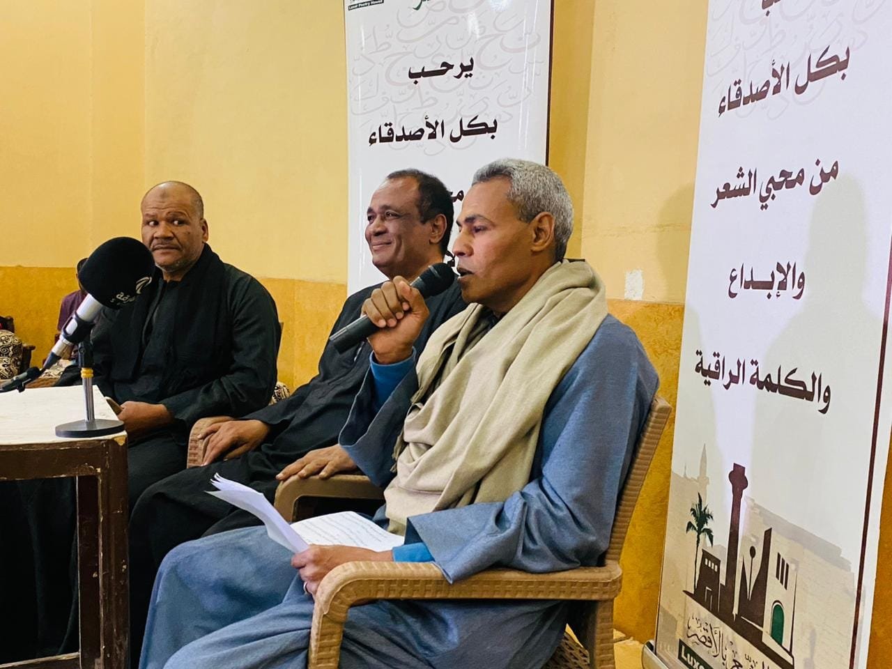 في حضور المئات..شعراء الفنون القولية من الواو والموال والنميم يبدعون