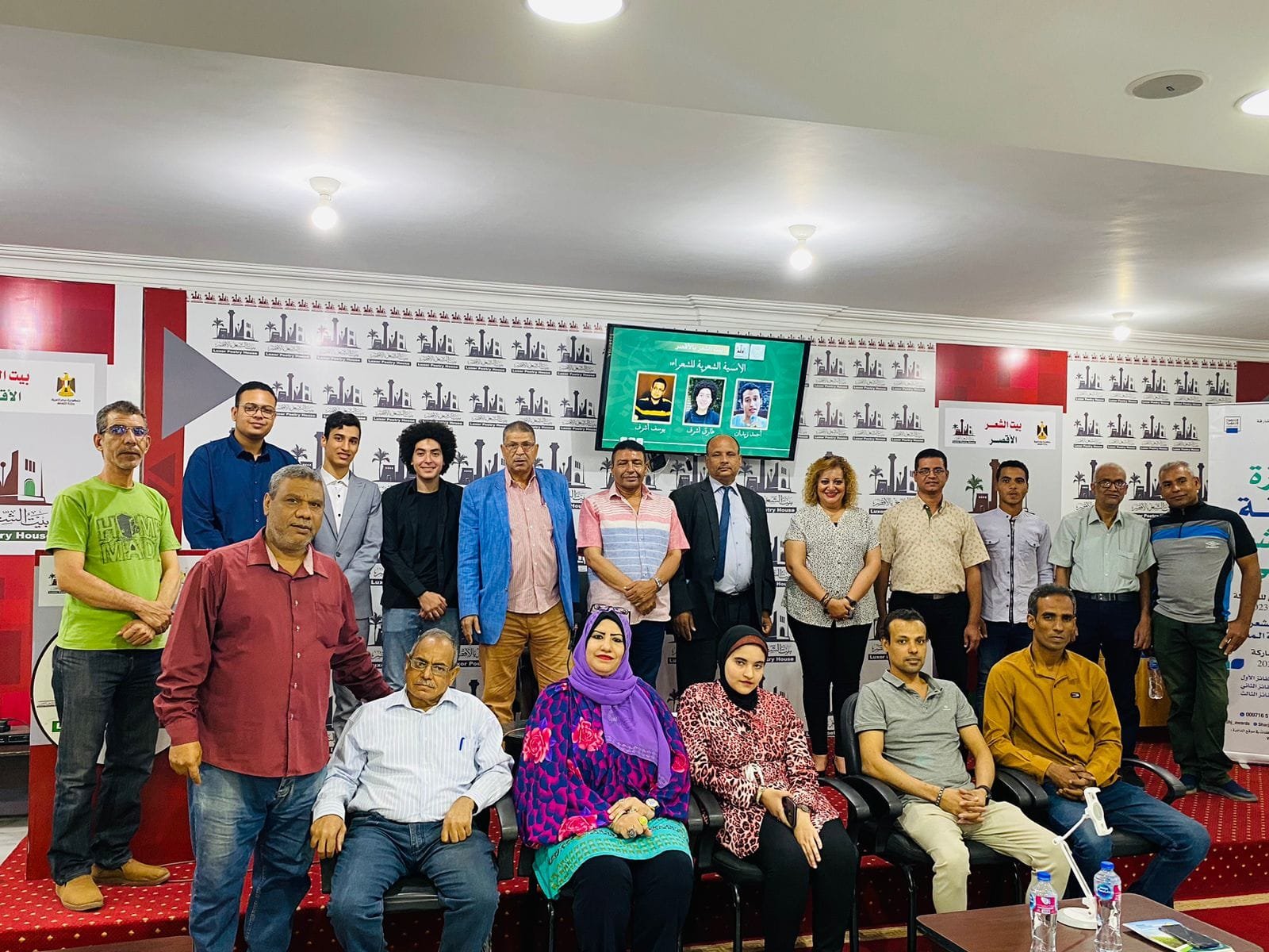 شباب شعراء دار العلوم بالقاهرة يستهلون مشوارهم الإبداعي من بيت الشعر