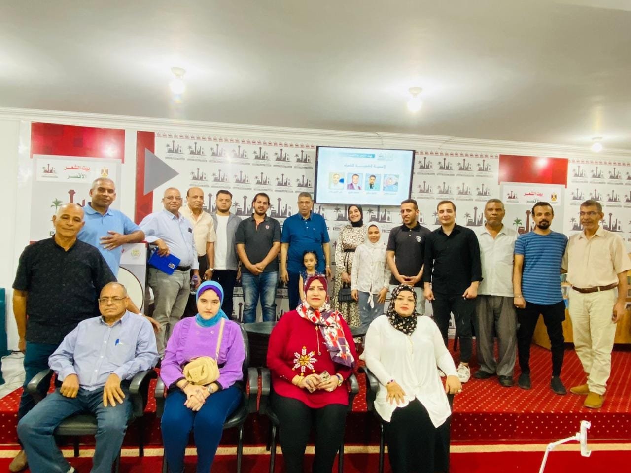 تكريم الشعراء الأربعة الفائزين في مسابقة المواهب الأدبية