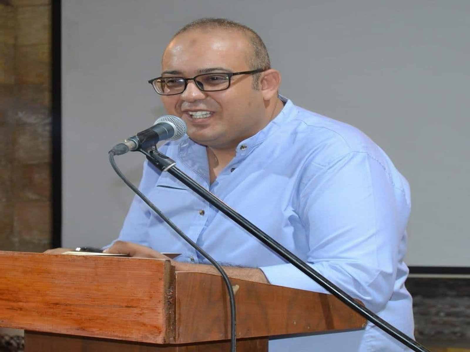 قصيدة ثَلَاثٌ وعشرون قاطرةً